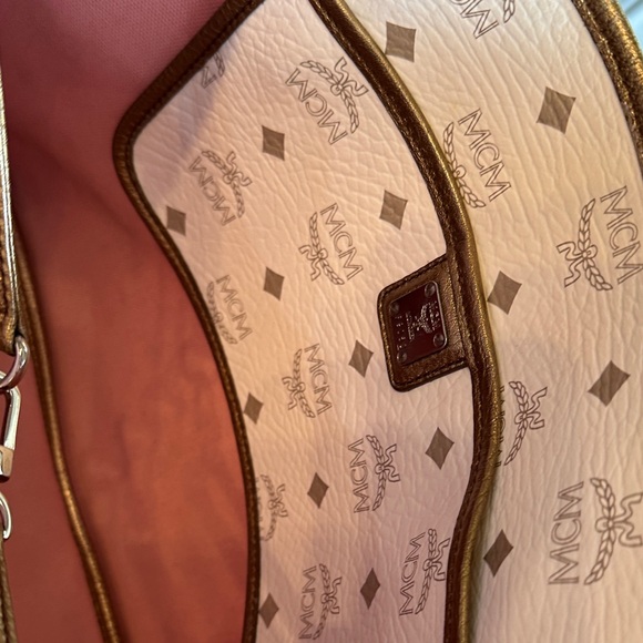 MCM Princess Lion White and Gold tote Bag with COA - Picture 13 of 16